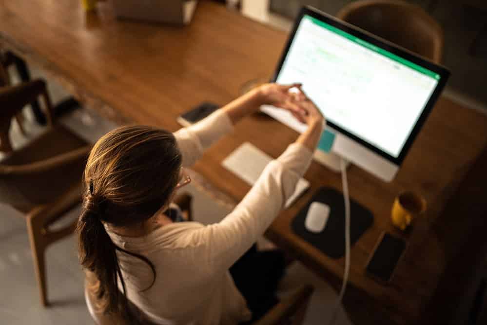 ¿Pasas muchas horas frente al ordenador?